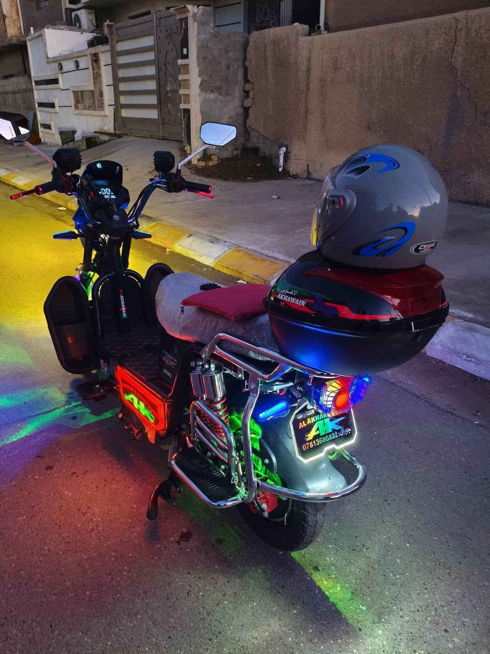دراجة جبلي موديل 25 .. 6 باتري .. استخدام 3 اشهر فقط .. فوول نظافة بعدها وضع شركة ..
البطاريات الاخوين 40 أمبير .. فول الفوول ..
خوذه + جادر + بصمه 2 + سويج 2 + ام بي ثري .. دبل سماعة .. الكهربأئيات كلها شغالة .. نشرات جانبية .. رقم خلفي ضوئي ..دبل اشارة .. لايت عالي ناصي ..ستاند موبايل .. جهازه مانع سرقة .. تشغيل عن بعد .. 
الدراجة فوول نظافة وستخدام قليل واخت الجديدة ..
السعر 725 .. وبي مجال ..
*********** .. واتساب ..
‏‪0750 939 8809‬‏ ..
