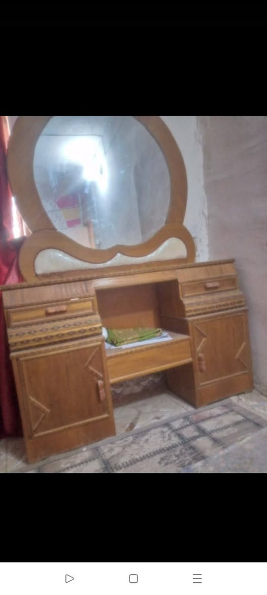 غرفه مستعمله 3 اشهر السعر 700 وبيه مجال //***********// ***********
