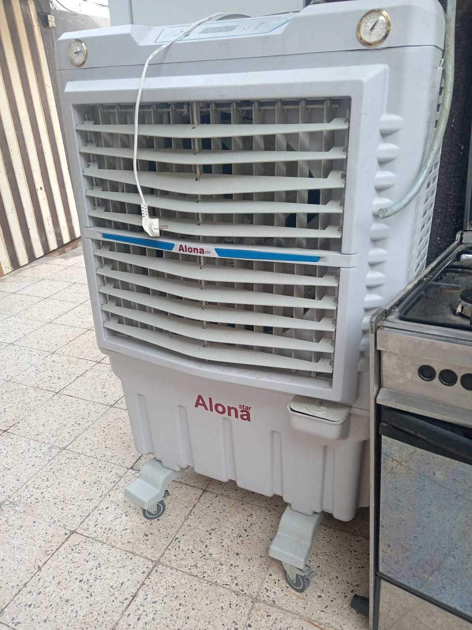 تخت نفر نضيف السعر 25- راوتر جي جديد السعر 10- كونفيرا حجم كبير السعر 75- لوكر حديد السعر 25- الشراي يتصل ***********-‏‪0750 791 3697‬‏ وادي حجر
