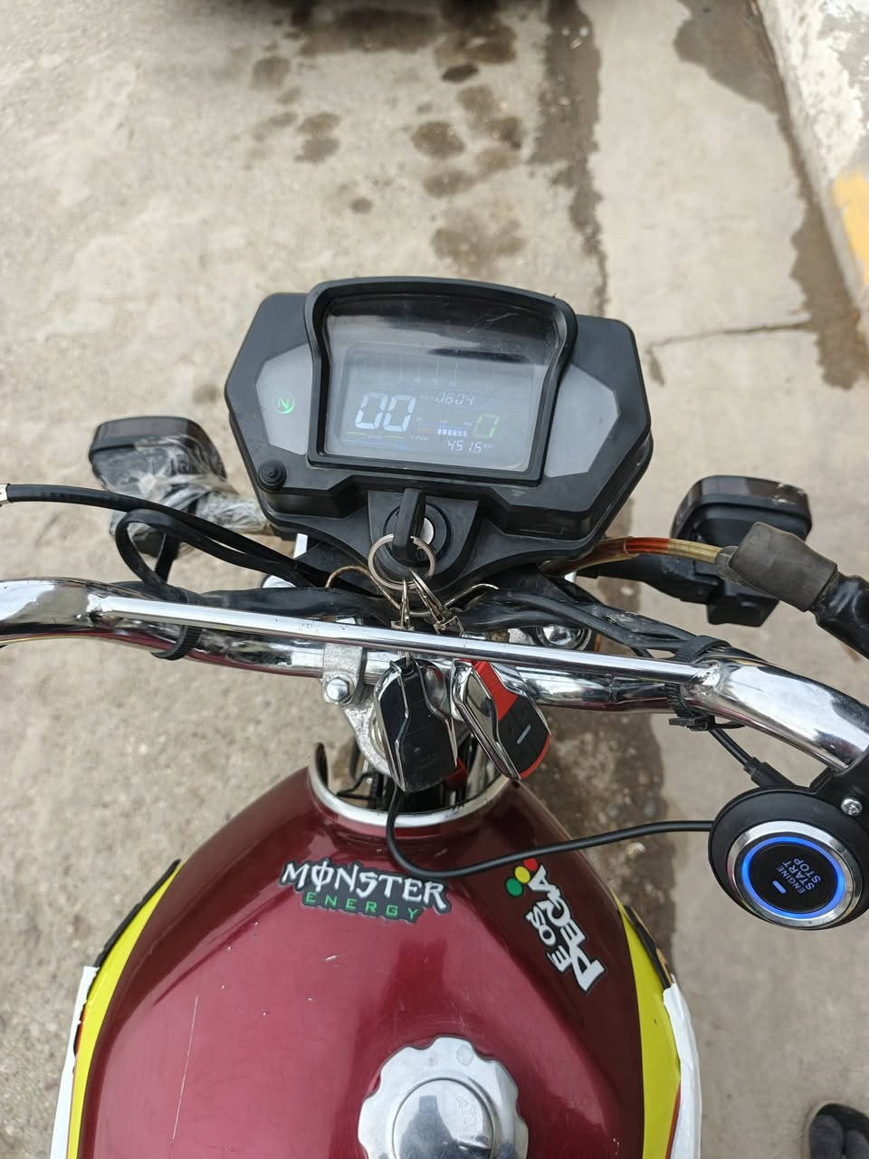 دراجه سولنك موديل 24 اصل  محرك 150cc شلعه معدل فوول نظيفه مال جناي كفال من كلشي بصمات ٢+ بصمه اصبع كهربائيات كله شغاله محرك كيركفاله  ورقه منفيس موجوده العنوان فلوجه شهداء *********** السعر 725 بيه مجال بسيط؟
