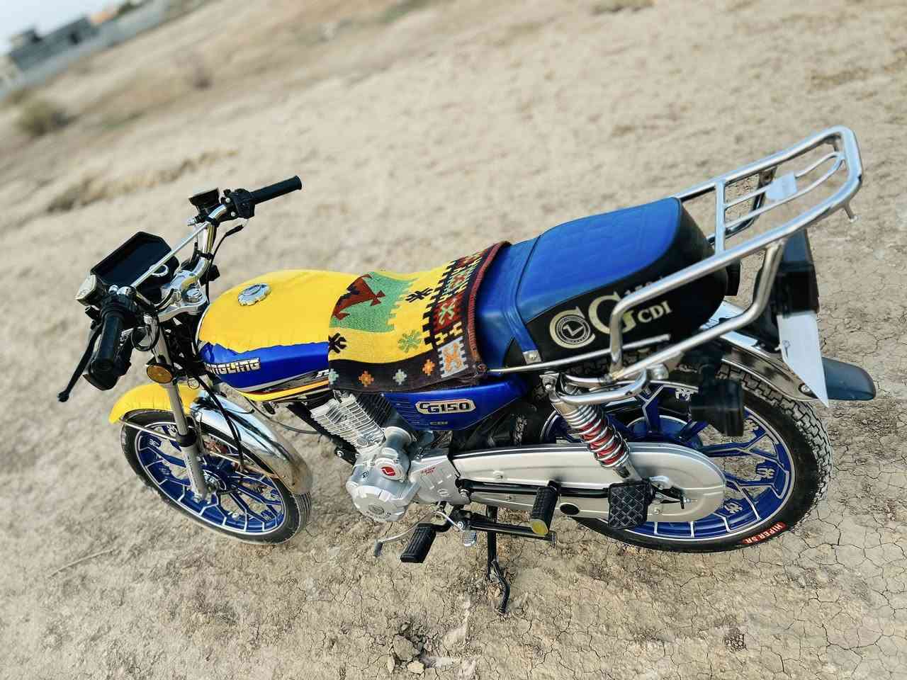 السلام عليكم
دراجه سيفان موديل 24 نضافه فول 

كفاله عامة 
كهربائيات كله شغال
 بصمة شغال عدد 2
سويجات 2
الدراجه احلى من الصوره
اوراق كاملة
مكاني ديالى ناحيه السلام 
*مو شراي لا تنطي سعر من يمك
شراي اتصل ***********
واتساب هم موجود
