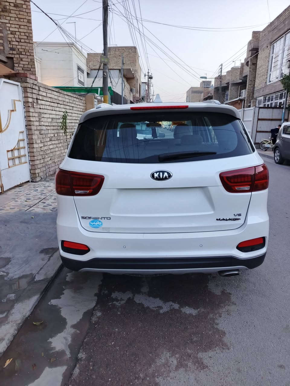 سورنتو 2019 خليجي ٦ سلندر ماشيه ١١٠تخم تاير جديد بدون صببغ ولا بارد بغداد سنوية جديدة وهزه جديدة سيارة نظيفه  السعر 250   العنوان بغداد الغزالية هاتف ***********
