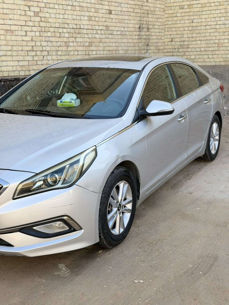 السلام عليكم
سوناتا 2017 
رقم انكليزي 
ضرر موضح بلصور 
مواصفات بصمه تحكم استيرن 
شاشه جبيره حساس امامي خلفي 
كامره دواره 
فتحه بل سقف 
تحكم ستيرن جهتين 
تبريد بلكشنات 
مواصفاته  فول 
السعر 125 وبيها مجال للطيبين 
اي استفسار ***********
