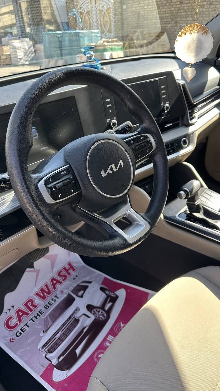 سياره سبورتج موديل ٢٣
رقم بغداد خليجي ماشيه ٥٢،٣٠٠  بيها رصعه بالبنيد رايده ب ١٩٥ ورقه مع مجال للجاد مكاني الكوت مراسلة الواتساب او الاتصال على ***********
