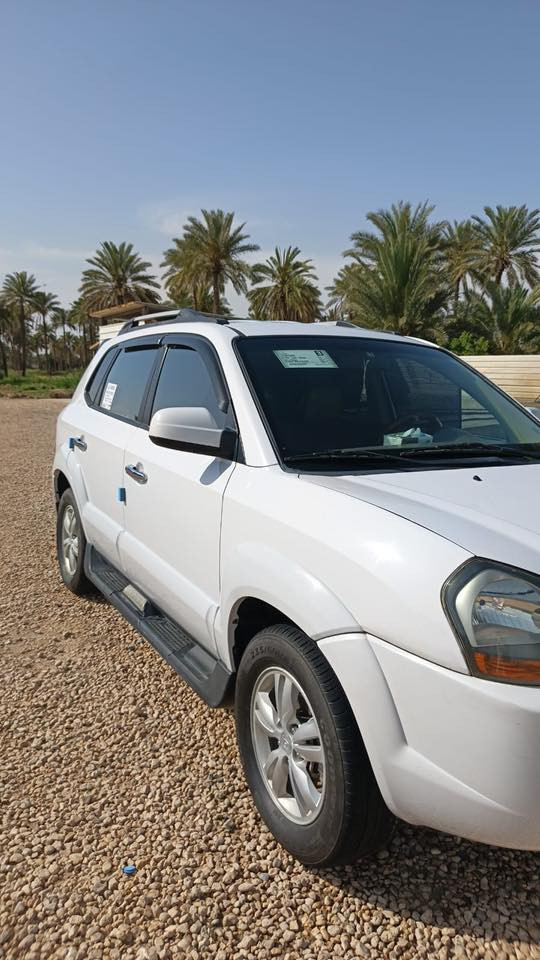للبيع 2009
محرك 2000 جديد 

تخم تاير 

السياره جديده وحلوه 

بدون صبغ 

مكانها الديوانيه للتواصل خاص او على الرقم

***********
