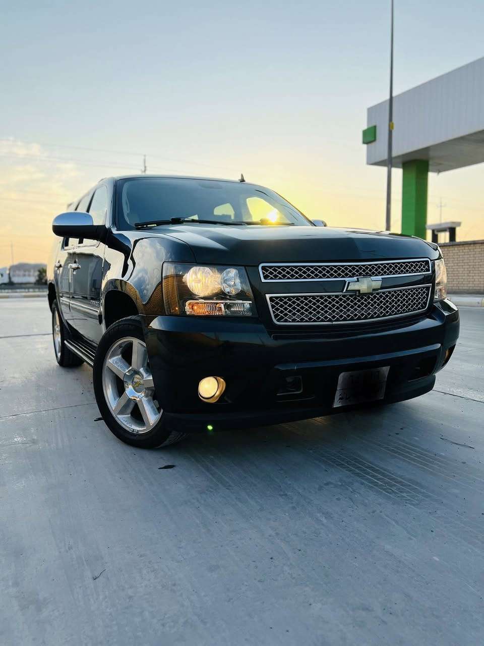 السلام عليكم تاهو 2010 ادوات ادوات ادوات كومً حديد سياره فول الفول عده الفتحه  سياره كلش جديده بدون كص ولا ضربه داخل بيجي جنطه كهرباء كراسي كهرباء وبعد هواي موصفات حته دبلات خلفيه كهرباء تصعد وتنزل كير مكينه حداده اكسل تبريد بل كارتون رقم الهاتف ‭0771 917 0638‬
