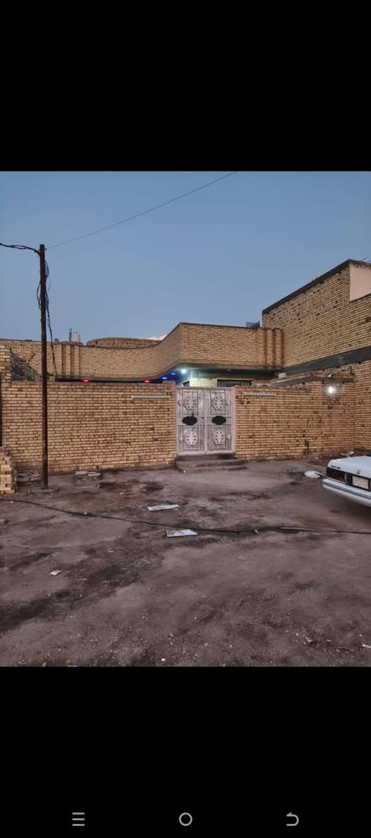 بيت مكان الفداء مساحه٣٠٠ متر بنيان جديد يم سيد عطيه ع شارع ***********
