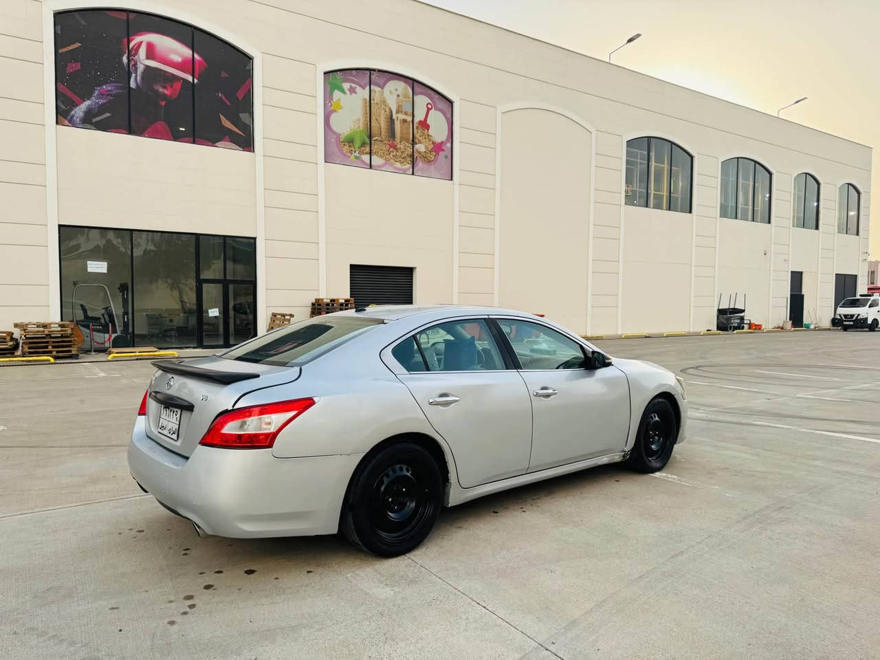 Nissan maxima
مۆدیل ٢٠١١ 
فول فول قەپات مواسەفات 
٣ بەسمە 
دەبڵ گێر تۆماتیک عادی سپۆرت گێر شەفت 
تەبرید سارد گەرم دەبڵ ڤانە کوشن سارد گەرم 
کوشن جلد کارەبای خەزن میمۆری 
سوکان ڤۆلیۆم تحدید سرعە سوکان خەزن هیتەر 
شاشە گەورە ماپ گیپی ئێس ٦ سیدی بلوتوز دیڤیدی کامیرە 
سلایت پەردە بیلاد کارەبای هەر چوار دەوری حاسە تراکشن 
٤ جام ئاوێنە ئۆتۆ ئاوێنە شەفت ئیشارە 
دەبڵ گزۆز باڵ تاخم تایەی خاوێنە 
سەیارەیەکی جوان و خاوێنە گێر و مەکینە و کارەبایەتی مەزبوتە نرخی ٧٠ وەرەقەیە و کەمێک مەجال ١٢ وەرەقەی غرامە لەسەرە لە سعری دێتە خوارێ 
وەک بۆیاخ بە کامل بۆیاخ دەیفرۆشم بەس براوە بەشەرت
ناونیشان هەولێر 
ژم*********** أربيل, العراق
