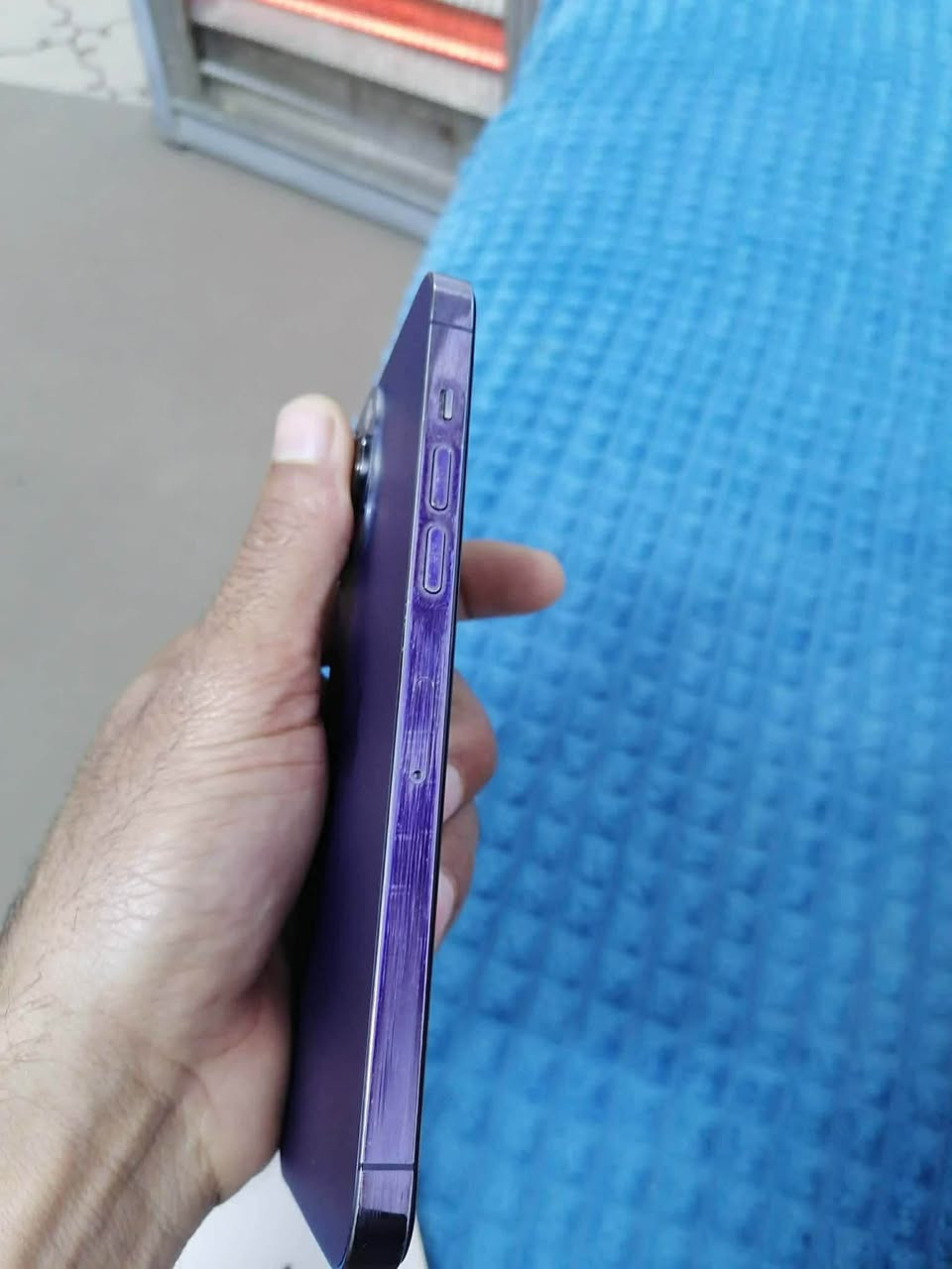 ايفون 14 بروماكس 
ذاكرة 128 
تك سيم
نظيف جدا فقط بطارية مبدلة نوعية ممتازة
والباقي كلو شرط انطيك ضمان اسبوع كامل 
السعر 650 الف 
*********** مكاني القيارة
