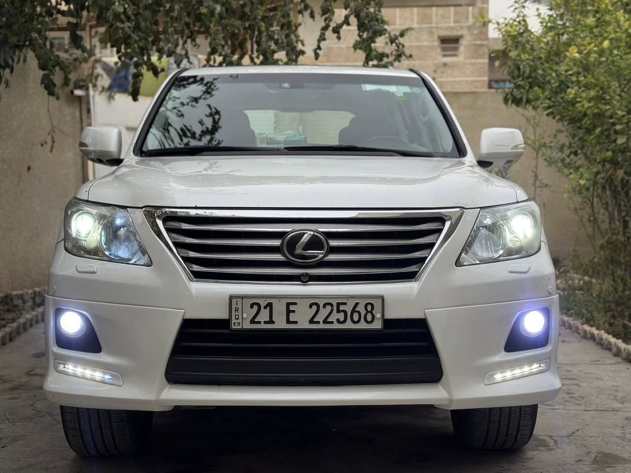 لكزس لبيع
موديل :2011 بريم 
سياره جديده لوك 
ماشية:161 الف حقيقي 
سياره تراي مال زيرو 
سياره كفاله فقط صبغ بين الباب الجاملغ الخلفي شبر فقط 
والباقي كفاله عامه 
سيارة جكات 
داخل قرميدي 
دفدي بل قماره 
نقطه عمياء 
والباقي معرف مواصفات الكزس 
سعر :307$ وبيها مجال 
العنوان /بغداد الراشديه 
ارقم للتصال/***********
