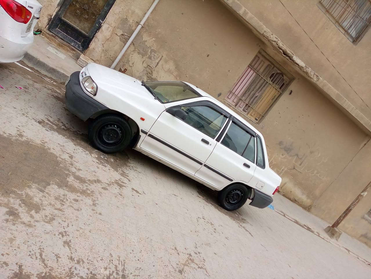 سلام عليكم للبيع سايبه 2012 سياره جاهزه تبريد حاديه كير مكينه بجيس بدي مكفول بي فقط بارد شبر ولباقي كفاله   مادور شوكت مايعجبك  سياره جاهزه عله اخر حبايه تخم تاير  مكان نجف حي الشرطه السعر 33 اوبيه مجال شاري يتصل ***********
