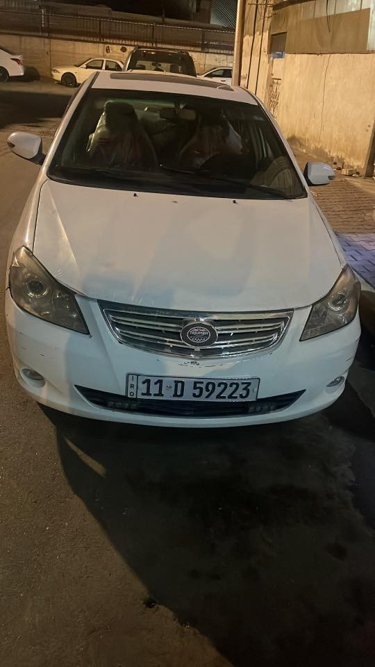 السلام عليكم سيارة بي واي دي موديل 2013 رقم بغداد انكليزي وسنويه لل2030وهزة بسمي شرط التحويل مباشر محرك وكير  بلادي بيه حادث من جهه السيق ومصلحه تجي وتفحص  السعر 52 ***********
‏صدر امامي خلفي جديد شاشة تحكم ستيرن ￼ سيارة جاهزة من كل شيء ‫ربع متصرف 
نقص كمبريسر عاطل ￼
