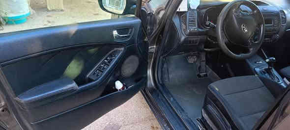 سيراتو 2014 وارد خليجي
ماشية ٣٢٠الف 

بيها شخوط خالية من الصبغ
***********
