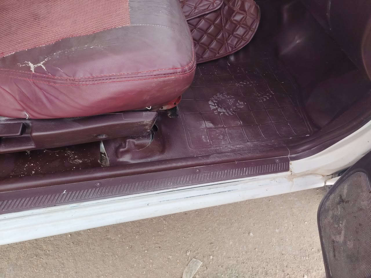 سلام عليكم البيع بيكم نيسان 2009 رقم ذي قار عنوان النجف الاشرف باسمي سعر 95وبيها مجال رقم الهاتف ***********
