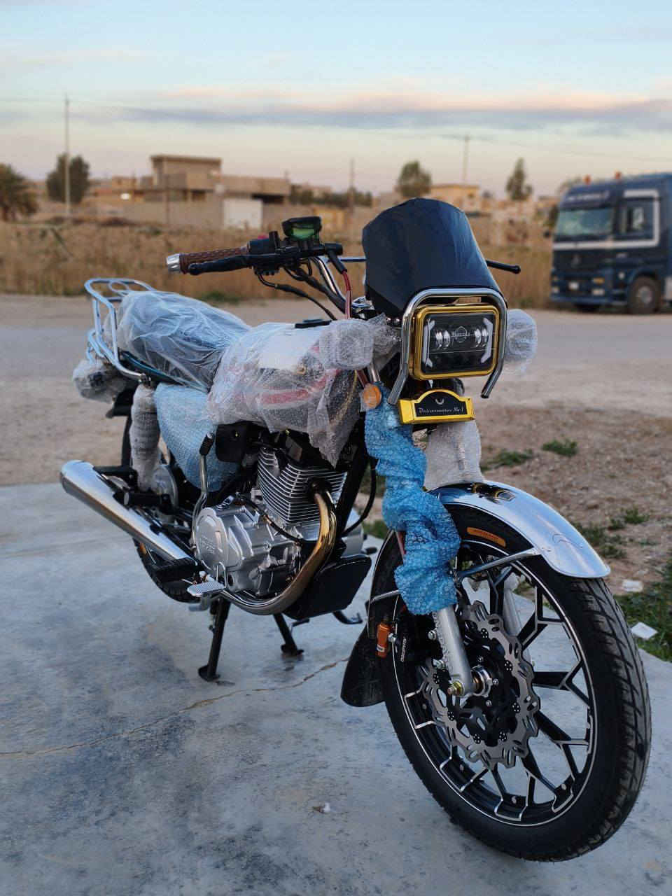 سلام عليكم درجه نامي ابرو البيع موديل 25 محرك 200 دراجه صفر ما شيه 200 سعر 950 او بيه مجال مكاني منصوريه الجبل ***********
