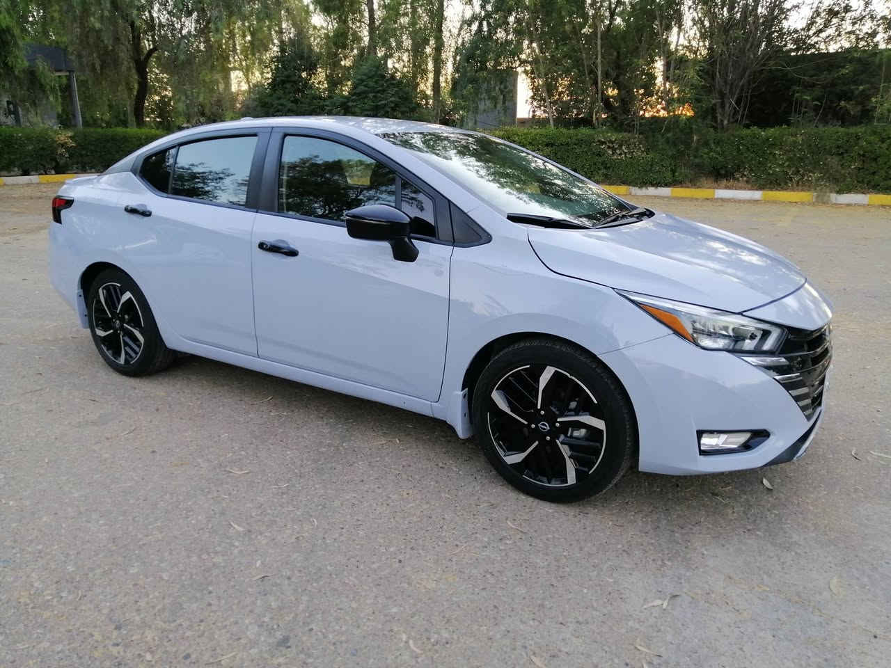 نيسان فيرسا موديل 2024 SR فول مواصفات لون مميز سموك
ماشية ٢٤ الف ميل
هزه وفحص ورقم وسنوية جديد لحد 2031
فقط بونيت صبغ بدون دواخل وبدون شاصي
الجاملغات الاماميه بيها تعديل قليل 
ففط ايرباك الاستيرن طاك وراجع بلادي
حتى الراديتر بلادي
مواصفات فول
كاميرا وشاشة كاربلي بلادي
وحساس خلفي بلادي 
ويل سبورت 17
مرايات اسود اشاره
داخل الكشنات لونين مميز مع الدشبول
دشبول الكتروني
تبريد شاشه لمس
كشنات الامامي هيتر
رادار امامي ورادار خلفي ورادار جانبي بلادي
تحكم استيرن وتحديد سرعة وتحديد المسار
تباطئ ذاتي عند تحديد السرعة
بصمة تشغيل
الابواب الامامية والصندوق بصمة
وتشغيل عن بعد شغال كونترول بلادي
شحن موبايل وايرليس
ملاحظه :-
بيها حالوب ناعم و خفيف جدا جدا بالصندوق والجزء الخلفي من السقف مايبين بالعين 
السعر 121 وبيها مجال
واتس آب ***********
