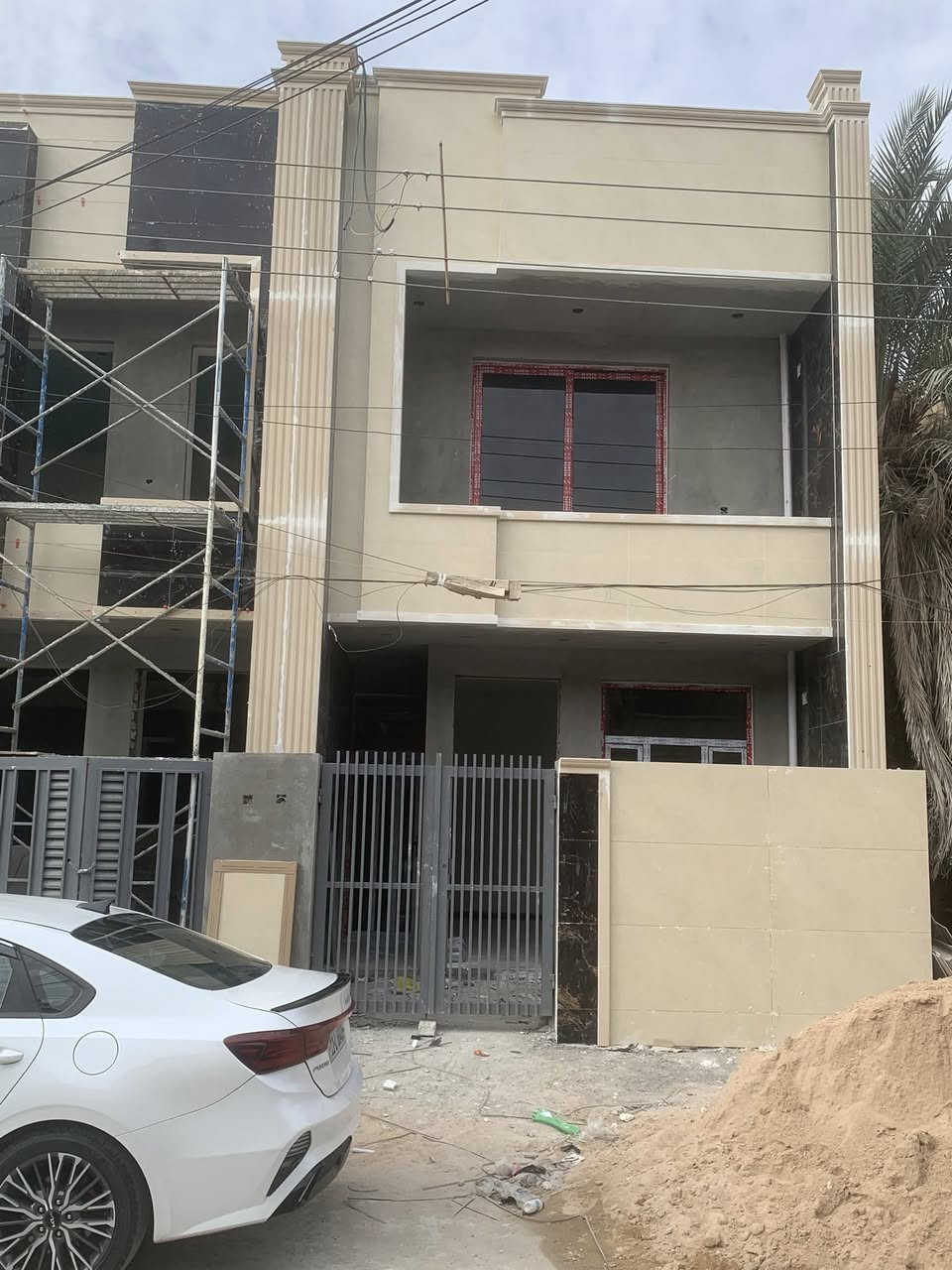 البيع البيت مساحه 100 وجه5
حي الاعلام الشباب  
خلف سوق اميمه مباشر
 بناء درجه اولى  
ابواب خاصه جام عازل
طابقين 
طابق اول 
صاله ومطبخ وخدمات وغرفت نوم
طابق الثاني 
غرفتين نوم وخدمات 
اتصال ع ارقام 
***********
***********
***********
