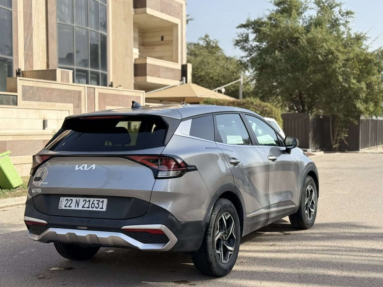 السلام عليكم كيا سبورتج 2023.
رقم أربيل الجديد 

الشكل الجديد حجم الكبير لارج محرك 2500 
حادث ربع بنيد وصفحه السايق شخوط 
يعني خمس قطع صبغ
بدون دواخل سياره جديده 
ماشيه 16ميل
المواصفات
دشبول متغير الالوان الكتروني
تحكم ستيرن جهتين
كامرة دوارة 
شاشة كبيرة ايباد 
عداد دجتل
اوتو ستوب
تبريد قطعتين 
مثبت سرعة
وضعيات قيادة 
رادار
لد نهاري
تحديد مسار
هند بريك بصمة
اوتو هولد
مانع انزلاق
هيتر كشن 

مكان السيارة بغداد زيونه 📍
للتواصل ***********☎️

السعر 173ورقة
