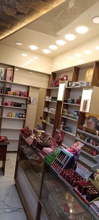 الموصل • بضاعة كوزمتك • رفوف جديدة