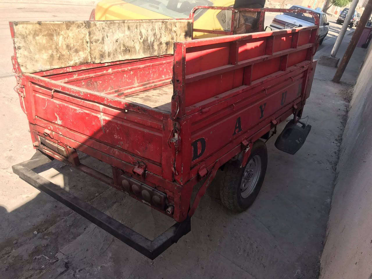 ستوته للبيع سعر مناسب عنوان جسر ديالى القديم تواصل على هذا الرقم ***********
