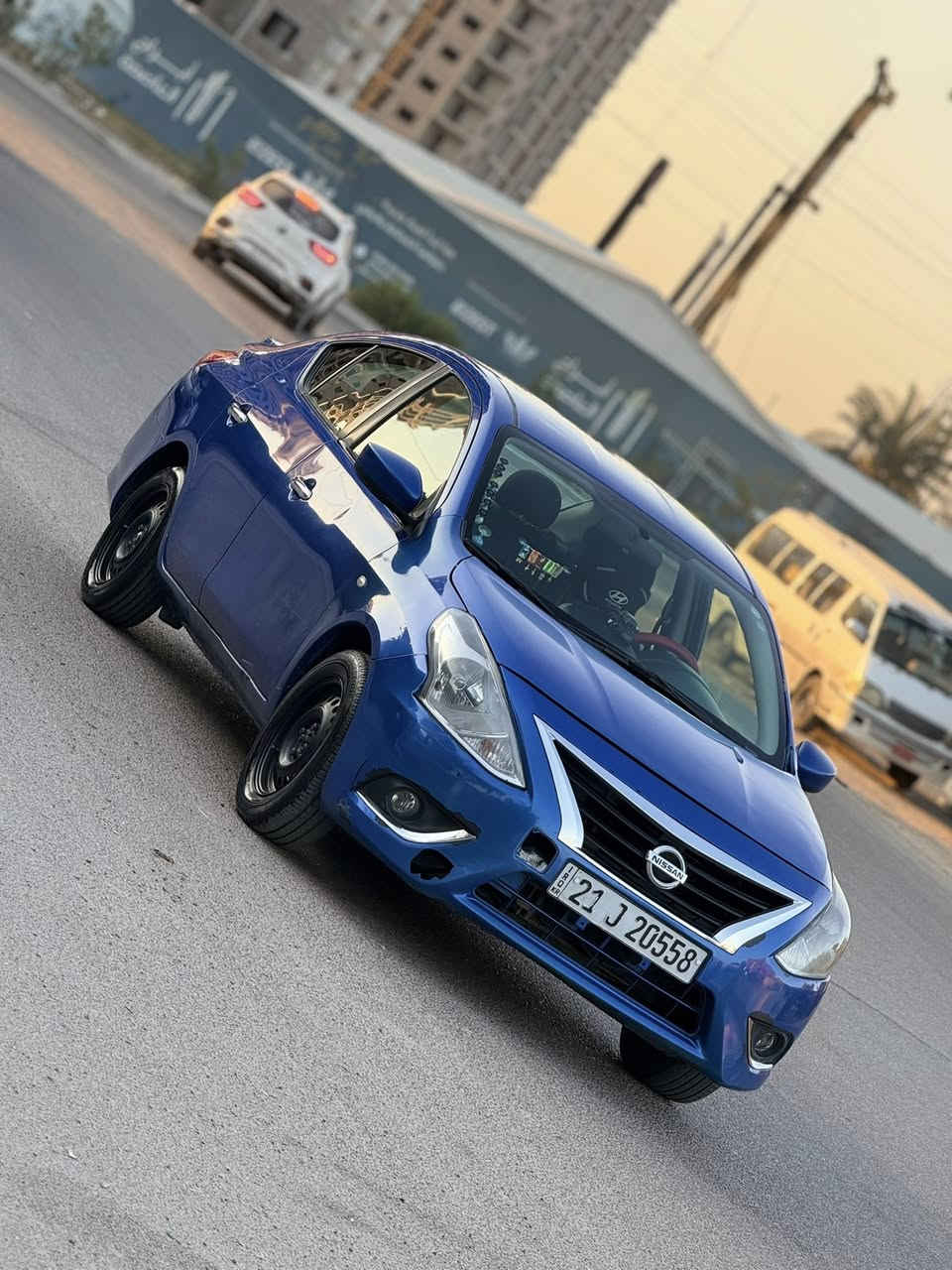 السلام عليكم 
نيسان فريسا 2016 وارد امريكي رقم سليمانيه نكليزي سنويه نافذه صار سنتين تحويل وكاله بشرط باسم شخص كردي ساكن كركوك بيها صبغ 4 قطع  حادث بچم بدون دواخل قويه روس شواصي فقط  وبيها باب سايق بالعراق صور سونار بالمنشور محرك 1600 ماشيه 200 سياره جاهزه تحكم ستيرن شاشه اربع جام كهرباء
تبريد مجمده وعندي فديو توضيحي الها.
السعر/78$ ومجال بسيط بيع او مراوس
*********** واتساب 
العنوان/بغداد-الاعلام قرب تقاطع درويش
