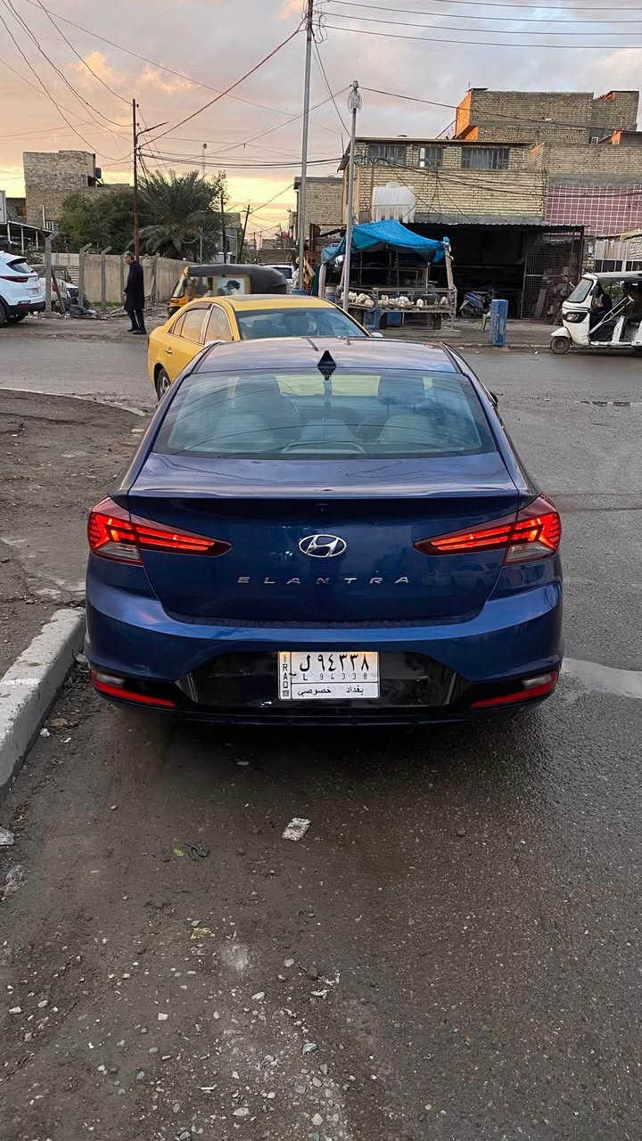 السلام عليكم النترا 2019 أمريكي رقم بغداد سياره كفاله لغود و دواخل حادثها جاملغ  ايمن صبغ و بنيد صبغ و جاملغ خلفي ايسر كلير وبلعراق صار بيها جاملغ ايسر بارد وسياره مكينه ٢٠٠٠ دوش وكير A/T المرغوب سياره مواصفات شاشه كأمره رادرات وتحديد مسار درايف مود و مانع اصتدام و غيرها مواصفات SEL معروفه ماشيه ٨٧ الف ميل السعر ١٣٦ وبيها مجال رقم *********** تحياتي بغداد, العراق
