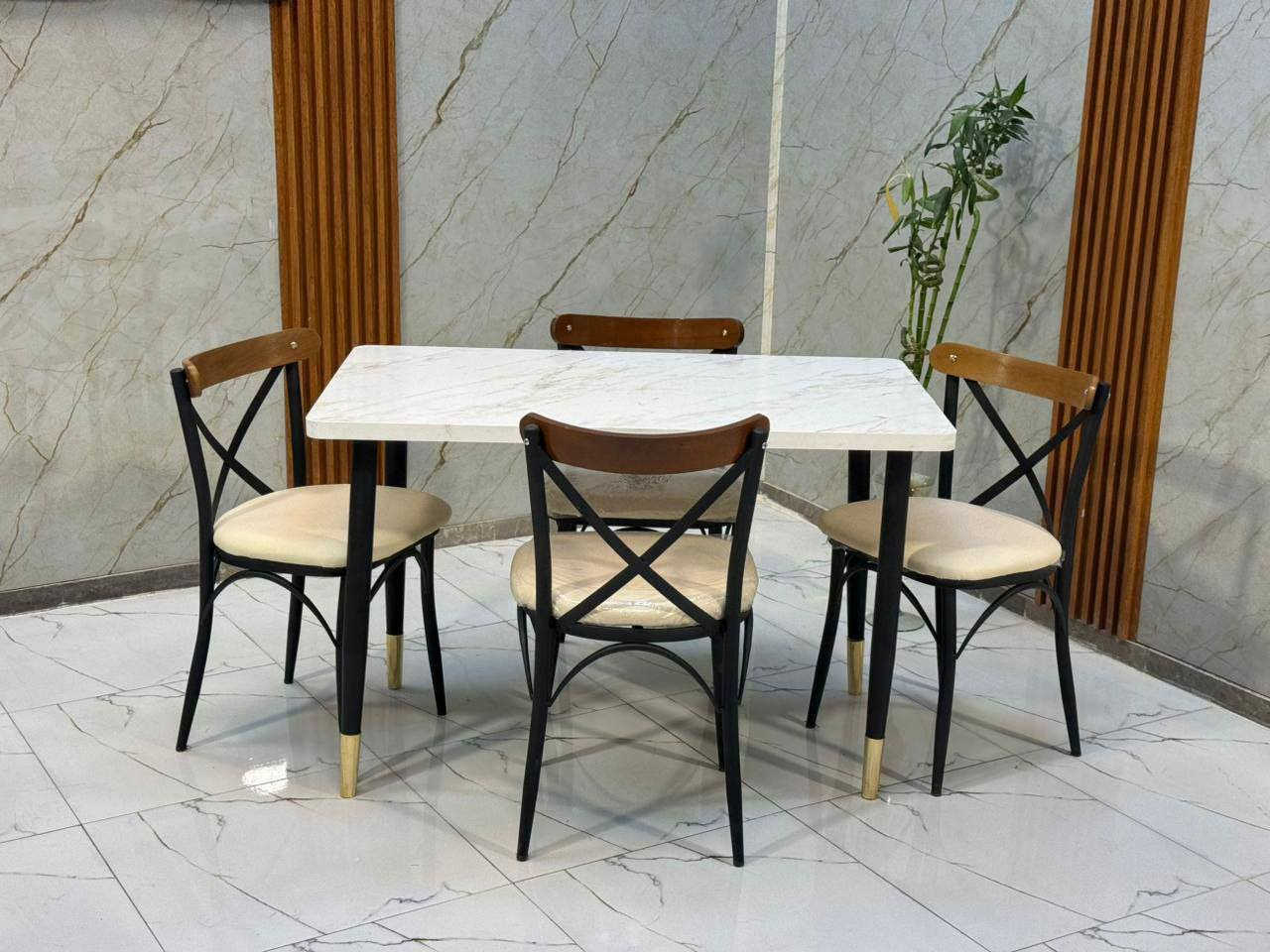 ميز طعام 4 كراسي(سطح خشب،كشنات جلد،رجل حديد)


**إذا كنت صاحب هذا الإعلان وتريد حذفه لأي سبب، رجاءا أرسل رسالة إلى الدعم الفني**