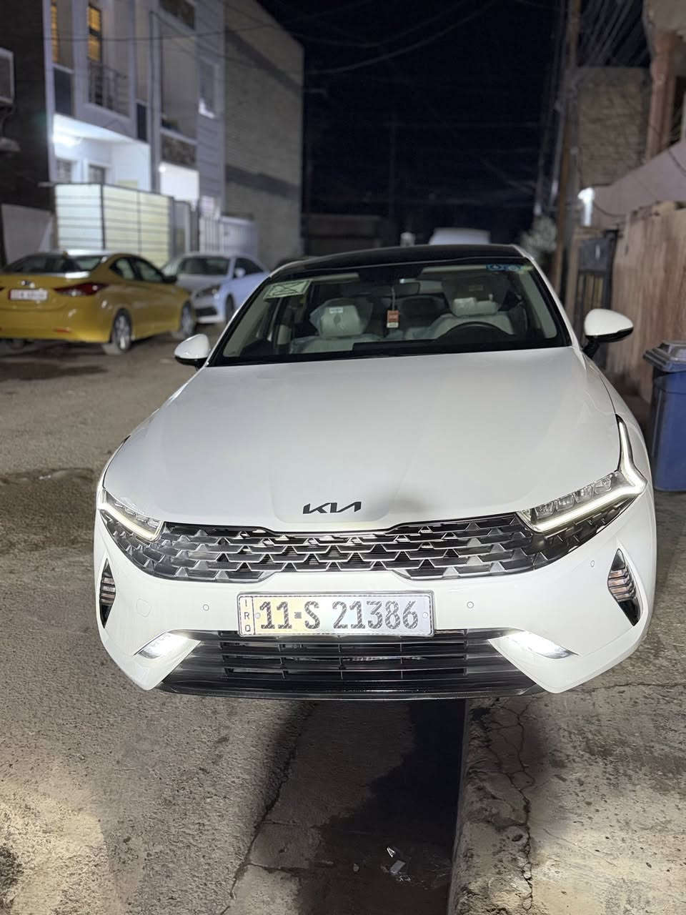 السلام عليكم للبيع k5 2023 خليجي محرك 2000
فول مواصفات للاخير 1/1
ماشية 25حقيقي ع وضع الشركه  حتى سبيرها بعده منازل
مكفولة كفالة عامه
سقف بانروما 
بصمه تشغيل وابواب وصندوق 
لد امامي وخلفي 
ويل كـاب كروم 
حساسات  امامي خلفي
كامره وشاشه 
رقم بغداد بإسمي تحويل مباشر 
سيارة جديده بحاله الزيرووو وبل عافيه ع الياخذها 
مكان السيارة بغداد تقاطع الدرويش 
للإستفسار 

‭0771 467 3844‬
