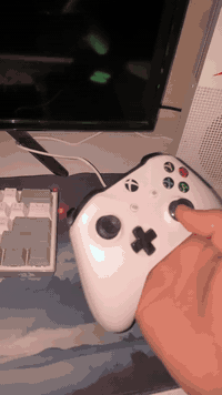 Xbox one s 1tb 
يخبل نظيف
كيم باس شهر 
200 وبي مجال حك الجية 
مكاني العامرية 
***********
