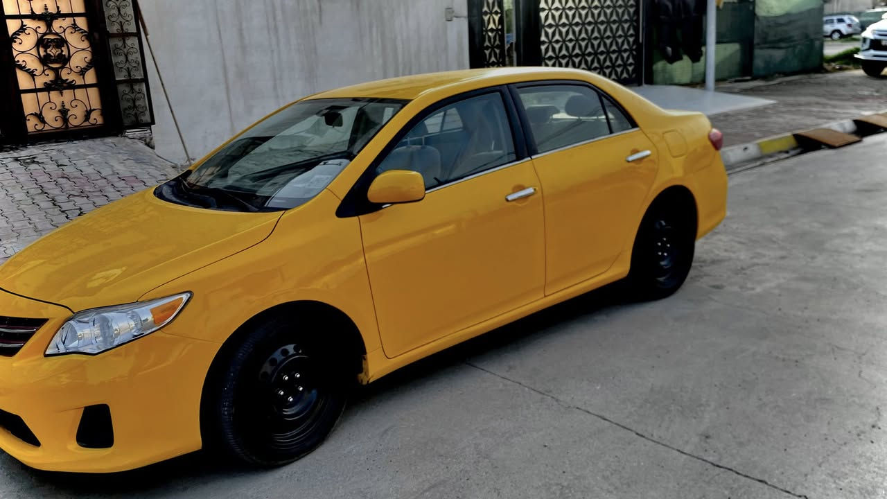 السلام عليكم خواتي
سياره كورلا موديل 2013  السياره ضررها صندوق فقط سياره محرك 2019 وكير 2019 كامله مكمله نفضيفه وللسعر والاسفتسار الرقم ***********
