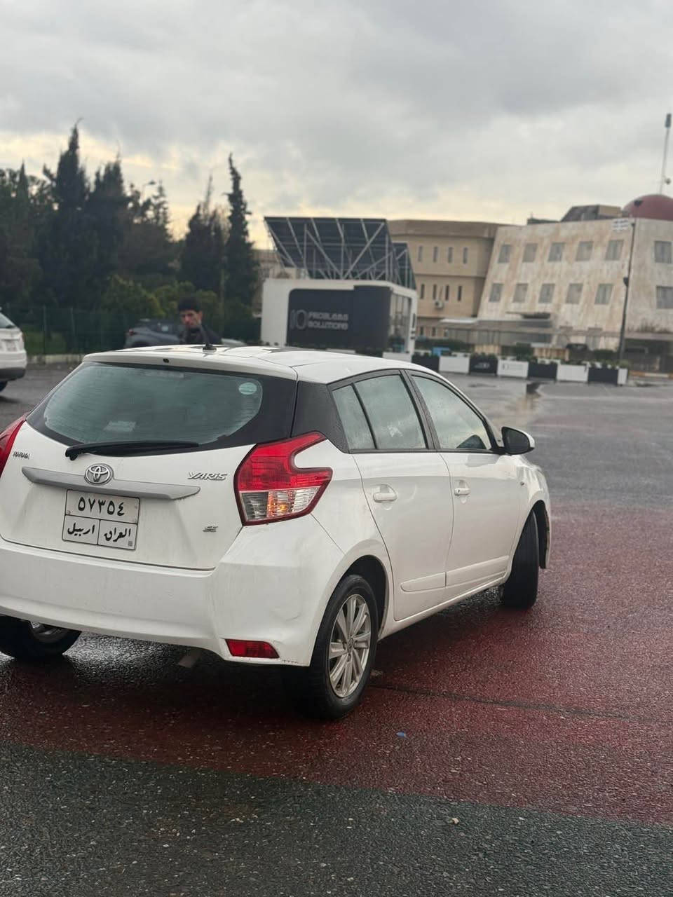 يارس موديل ٢٠١٥ مةكينة گچكة گير توماتيك گير و مةكينة و تةقة رةقة هةموو شتي بةشةرتة زور خاوينة ١٣٠ هةزار رويية بي سبوغ ١-٢ جي تعديلة 
لة هةوليرم 
*********** أربيل, العراق
