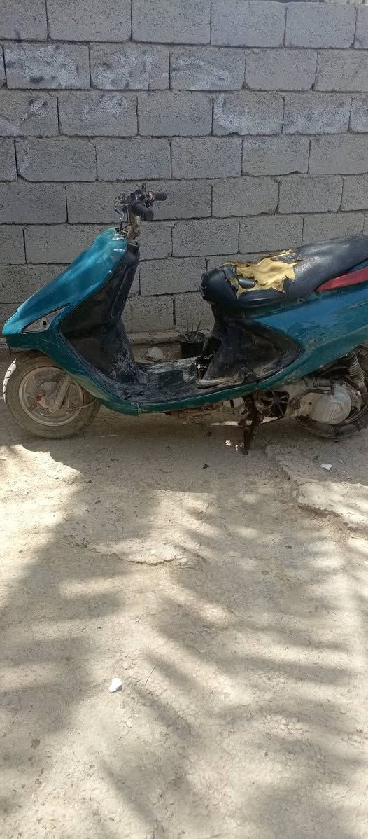 للبيع سعر  ١٠٠    بيه مجال حك جيه شغاله ما بيه نقص  رقم تصل ***********
