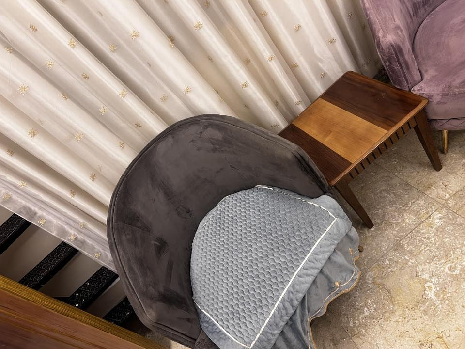 اثاث للبيع.
تخم تركي ٨مقاعد سرير 
          تخم ١٠مقاعد زان مصري 
       غرفه نوم تركيه ١١قطعه  سرير مخزن 
للاستفسار ***********
