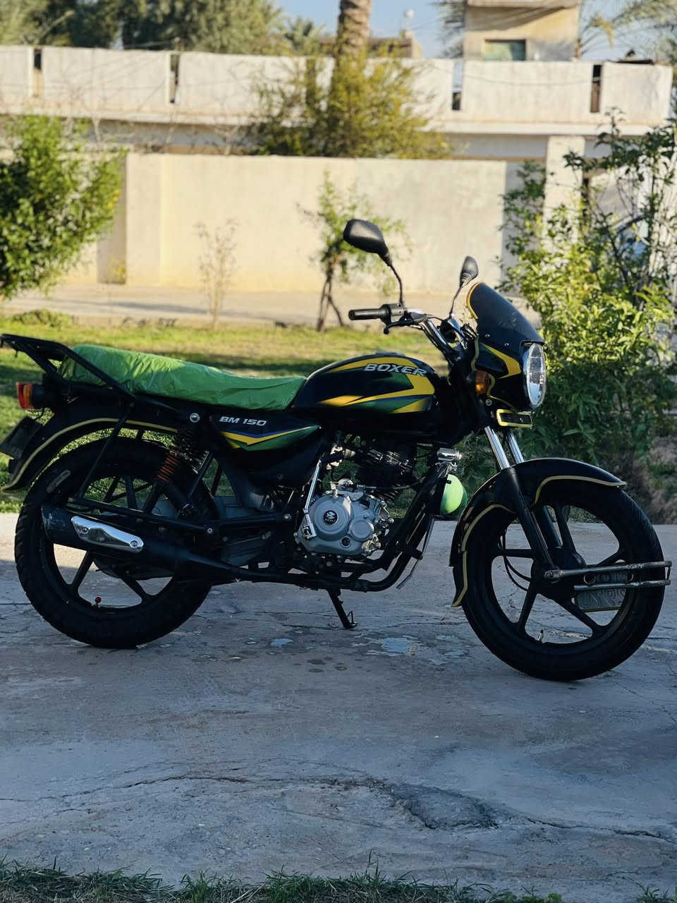 بوكسر 21 ام دوسات طالعه ب23
رقم وسنويه نكليزي 
شرط ع وضع شركه 
ديالى بعقوبة ناحية العباره 
1850 وبيه مجال شي بصيط
***********
