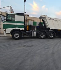 لبيع راس فالفو 2003 مربوطه نساف 5 محاور تصال 07721937134