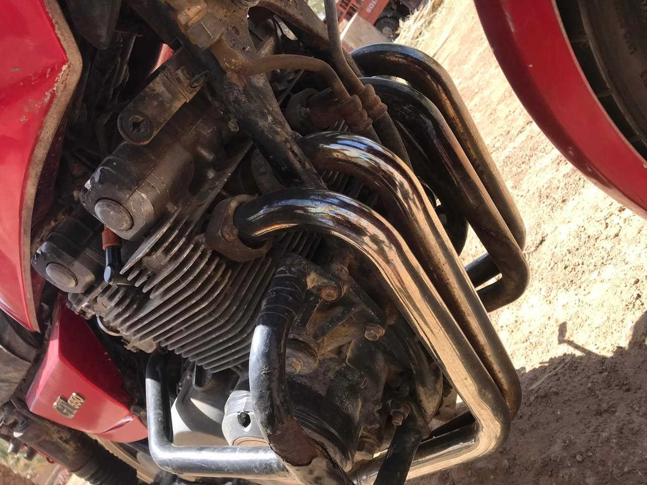 كاوسكي ياباني دراجه حلوه ونظيف گاردن محرك 550 بيه فقط كابريترات تعبانه تبدلهن فقط دبلات هوه خلفي وامامي  سعر 950تواصل***********
