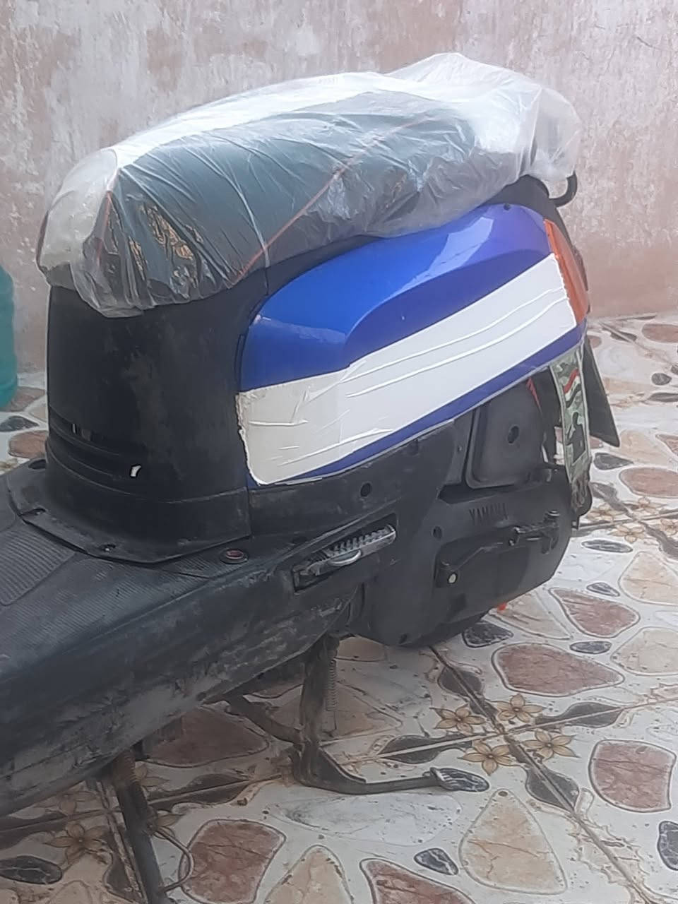 سلام عليكم شباب بوليس لبيع.مابيه اي نقص خير من الله سلف هندر يشتغل كهربايات كله شغاله. وياله رياضي. بوشته 49بلاد بعد كدامكم مكاني ديالى تحرير ***********متواجد خاص سعر 450وبيه مجالل قليل لمو شراي لا يجي
