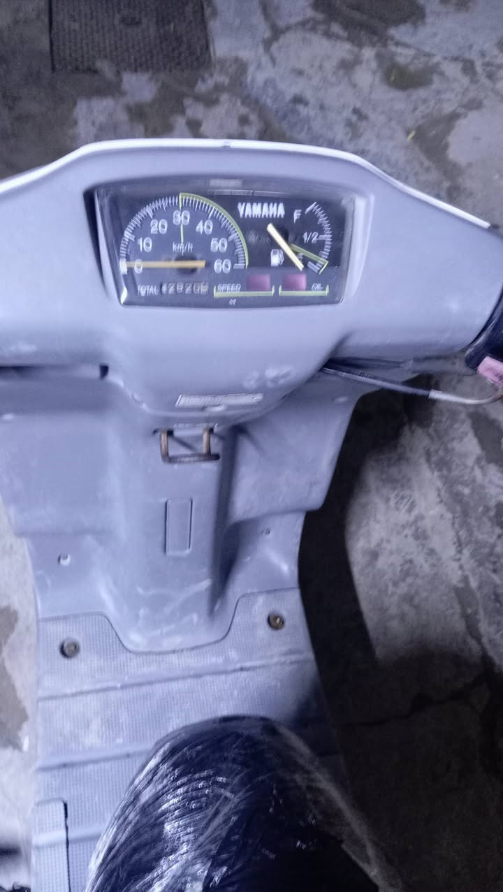 السلام عليكم دراجة بيكم ٦٠ دراجة نضيفة كلش كلشي شغال نكرة بكل وقت سلف هندر كهربائيات دبلات مكينة كلة نضيف مكان بغداد مدينة الصدر *********** رسال ف ق  سعر 475 وبيهة مجال
