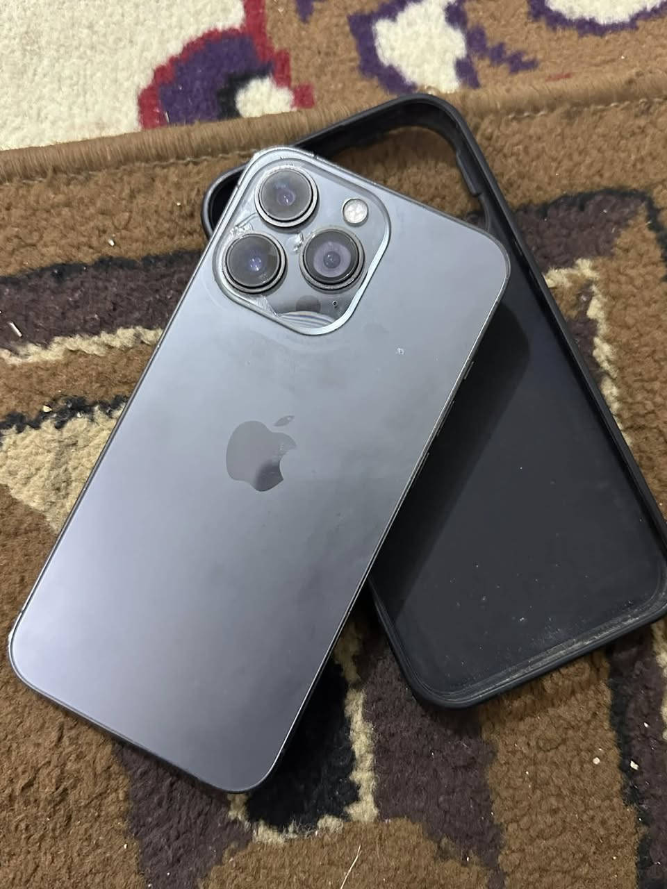 سلام عليكم ايفون 📲 13برو مو ماكس برو  مبدل بطاريه وفيس ايدي يحتاجله برمجه وكدام عينك الضهر بفطور شي بسط مكانيّ الدوانيه رقمي للتصال *********** قيم وخذ بل يرضي بي الله 💕
