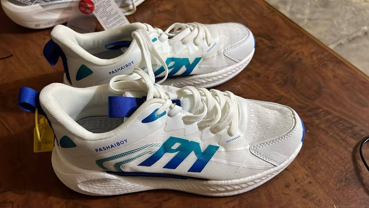 يوجد قطع احذيه باله جديد طبي سعر قطعه 12 الف توصيل داخل فلوجه مجاني حجز وتساب ***********
