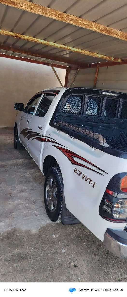 تيوتا للبيع 2014 كويتي بيه بارد موضح بسونار ولباقي كفاله عامه 
السعر 245 بيه مجال حك جيه المكان سامراء سده ***********
