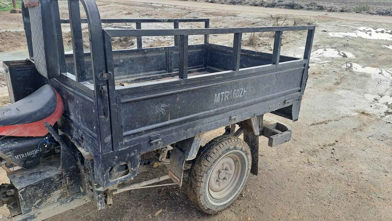 ستوته للبيع مكاني سماوه شاصي مكفول محرك نضيف وراق صوليه 
مامتوجد ع انت ***********
