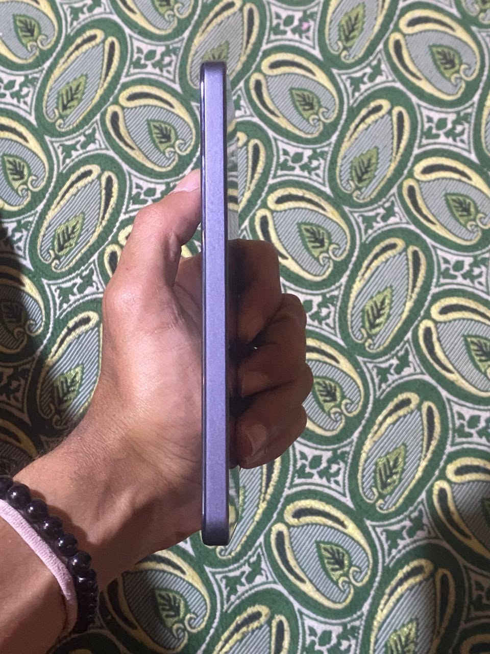 تكنو بوفه 7برو لتره اذكره 256بطاريه 6000الف يشغل 120فريم فول مواصفات مستعمل صارله شهر جديد هوه والكارتون مالته السعر 350وبي مجال مكاني بابل بشارع 80الرقم***********
