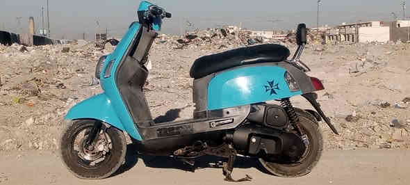 السلام عليكم
دراجه بوليس نوزل 2009 للبيع دراجه كامله محرك اخرس ما ينسمع صوته كهربائيات شغاله كفرات ختم واحد دراجه تأخذها ما تصرف عليها ربع حلوه من كل الجهات الدراجه للبيع سعرها 550 وبيها مجال مكانها  بغداد البياع التراث للاستفسار اكثر *********** بي واتساب.
