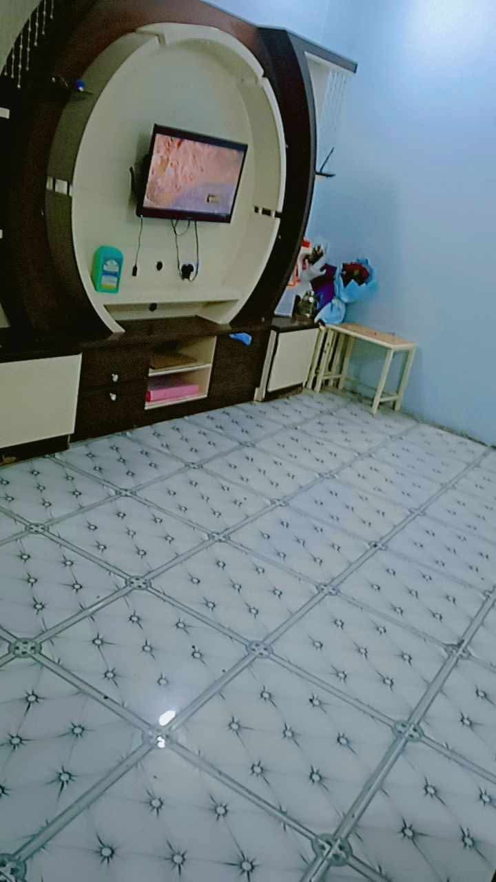 بيت الايجار مساحه 200 متر 
العنوان / التقيه الثالثه  قرب مجمع الروان 
الايجار 250 الف شهريآ 
الاستفسار/ اتصال او مراسله 
***********
