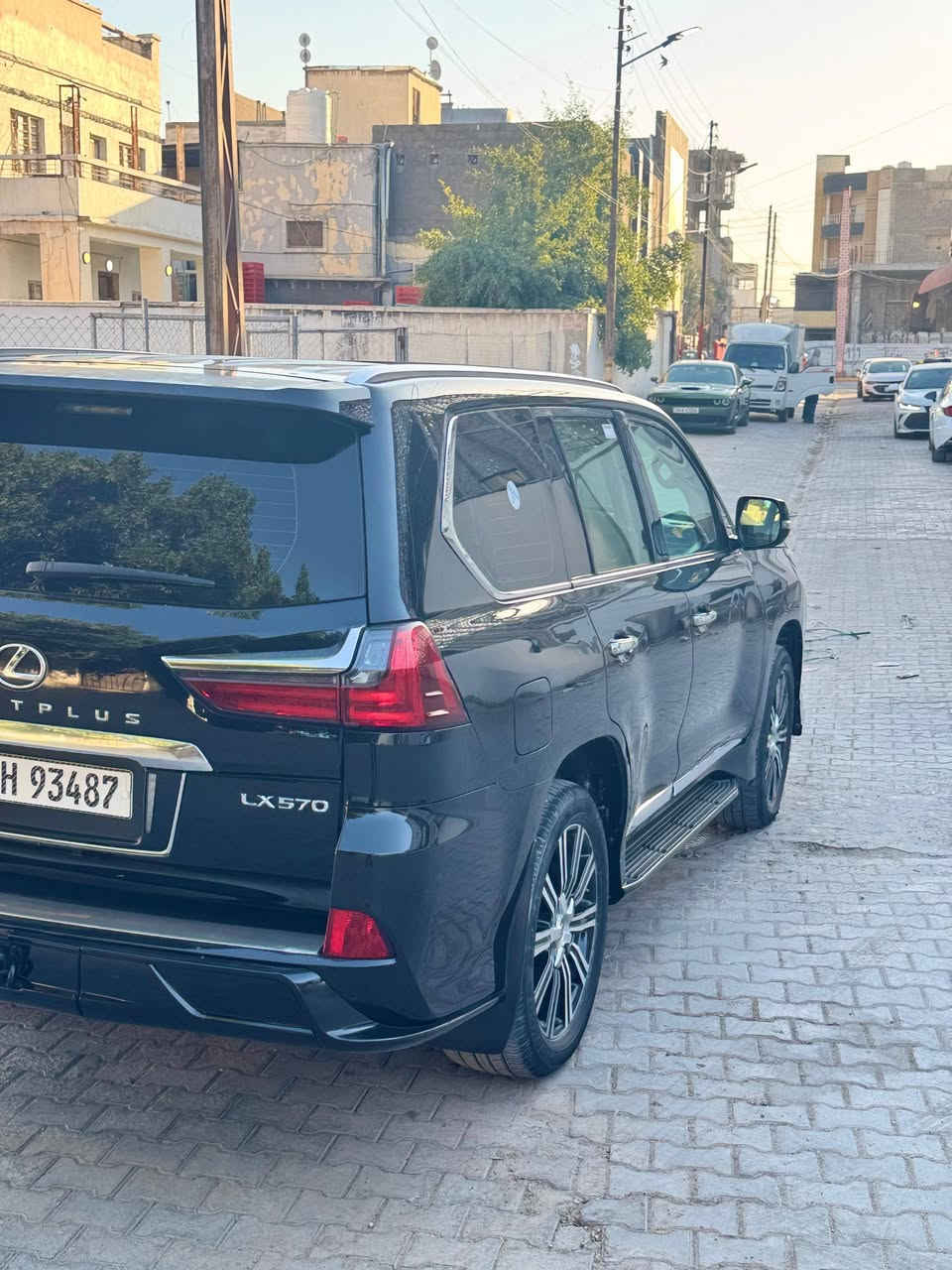 لكزز2016 بريمية داخل قرميدي
مكفولة من الضربة و الصبغ والتبديل 
سيارة باسمي رقم بغداد الجديد
السعر570ورقة وبيه مجال بسيطة
مكان السيارة بصرة الاتصال ***********
