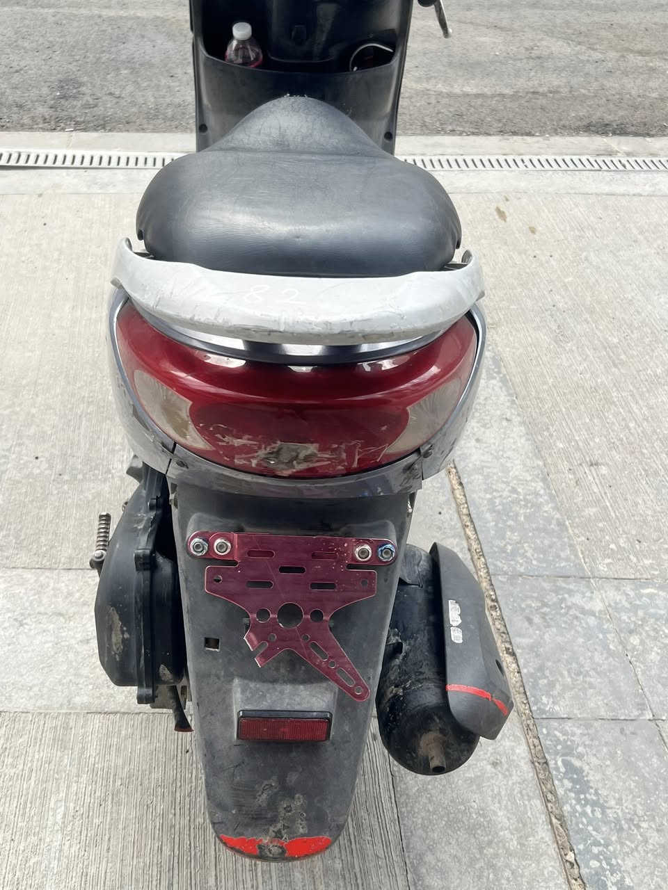 ‏سلام عليكم دراجة بريز لايت ناصي
مكينة ممفتوحة مابيها نضوح او تبخير
 شلعتها حلوه معدل الكابريتر اصلي 
 كهربائيات كلهن شغالت السعر٥٥٠
مكاني العطيفية او المنصور
‏***********
