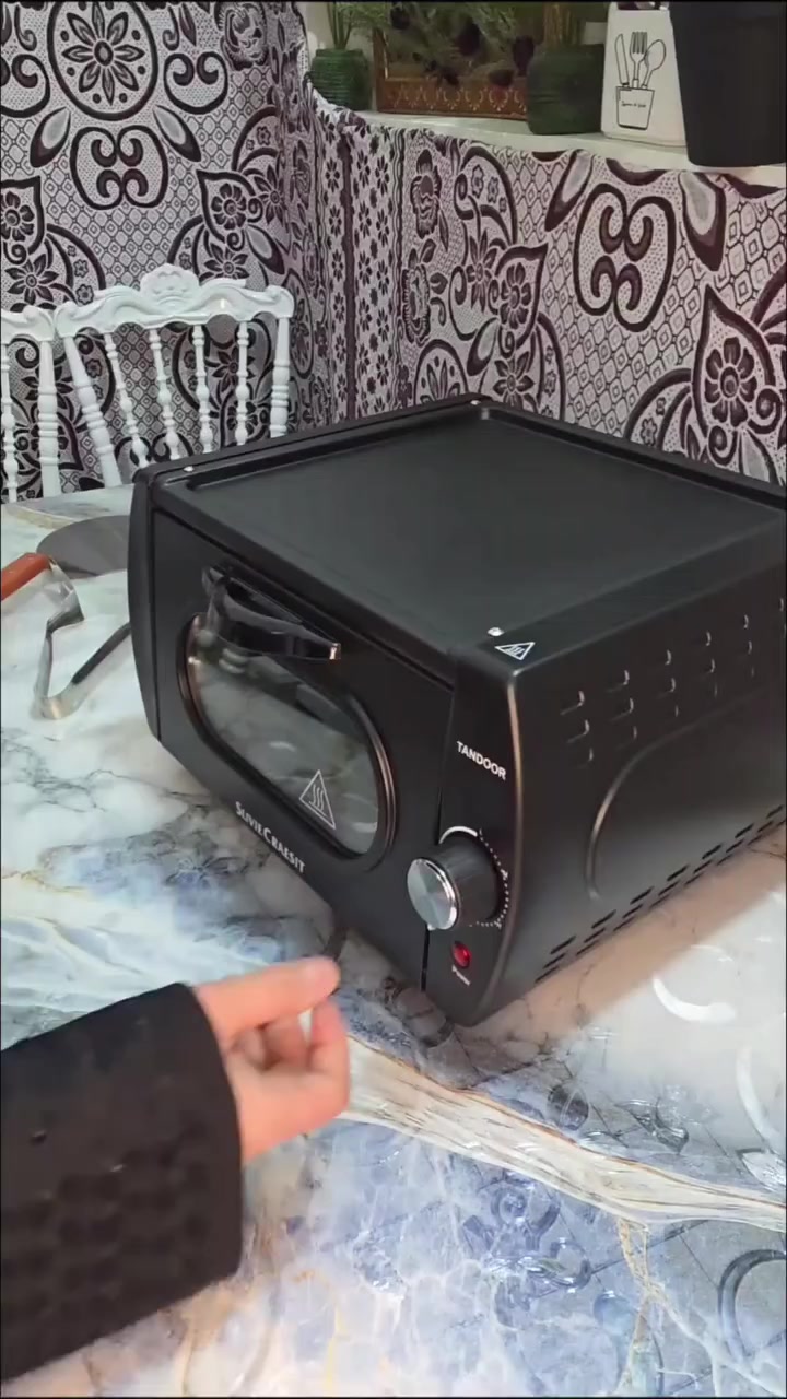 تريد خبز طازج مثل الأفران؟ 🔥

فرن تندور سيلفر كرست 2100 واط يمنحك حرارة تصل إلى 400°

خبز، مناقيش، بيتزا… كلها جاهزة خلال دقائق

توزيع حرارة مثالي وطعم أصلي

حجم عملي يناسب كل مطبخ

مع صينية + شبك + أدوات بيتزا كاملة

أداء قوي وسرعة تسخين عالية

خلي مطبخك يشتغل باحتراف 👌🔥


**إذا كنت صاحب هذا الإعلان وتريد حذفه لأي سبب، رجاءا أرسل رسالة إلى الدعم الفني**