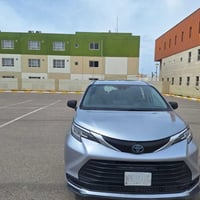 تيوتا سينا للبيع السعر ١٩٠ ورقة الرقم ٠٧٧٣١٢٢٥٣١٠ موديل ٢٠٢١