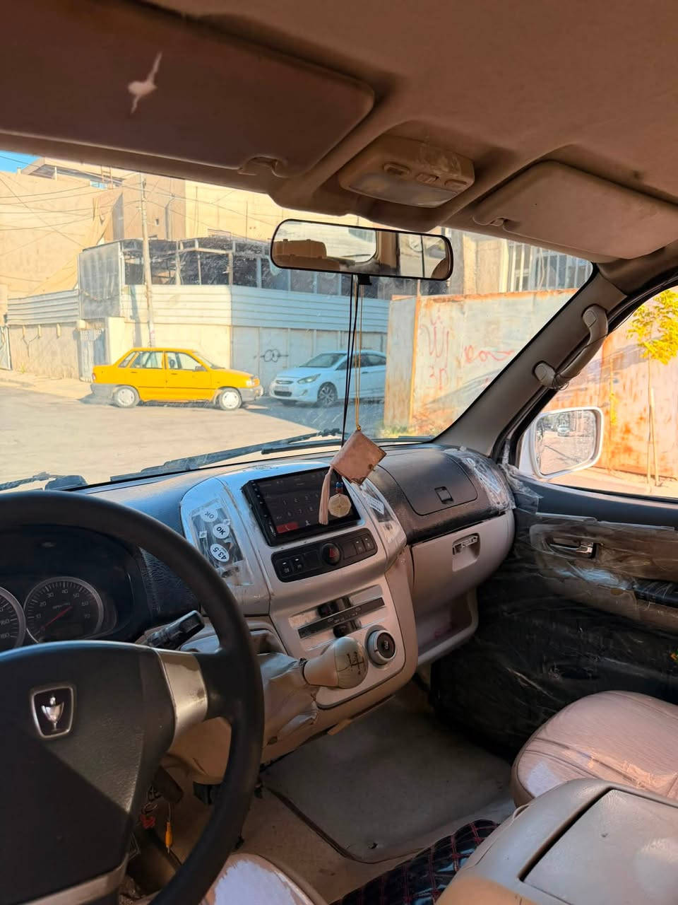 السلام عليكم للبيع كيا جنبي ٢٠١٤ رقم بغداد انكليزي مكاني بغداد للتواصل  ***********
متوفر واتساب 
سنوية بأسمي
